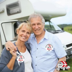 Navneskilt med logo, navn og medlemsnummer